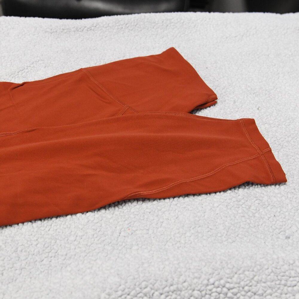 Lululemon Align 25" with pockets size 6